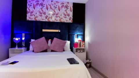 candyluxury_ online show from 05-05-26, 11:51