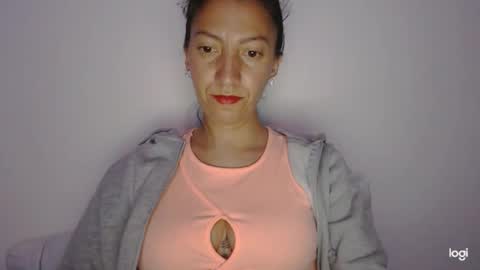 Snapshot of candymilfff chatting on 12-17-24, 03:39 candymilfff online show from 12-17-24, 03:39