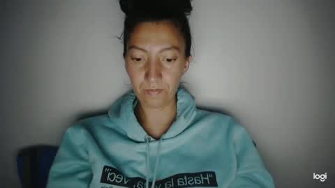 Snapshot of candymilfff chatting on 01-25-25, 04:34 candymilfff online show from 01-25-25, 04:34