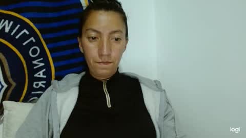 Snapshot of candymilfff chatting on 09-10-25, 04:12 candymilfff online show from 09-10-25, 04:12