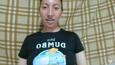 Snapshot of candymilfff chatting on 10-29-25, 03:20 candymilfff online show from 10-29-25, 03:20