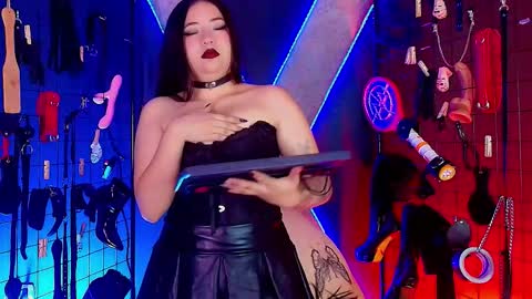 candyqueen_bdsm_ online show from 02-08-26, 03:32