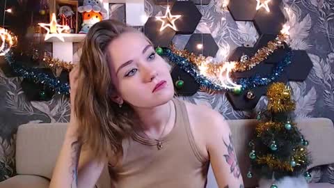 Snapshot of candyyyyrio chatting on 12-18-24, 02:21 Mia online show from 12-18-24, 02:21