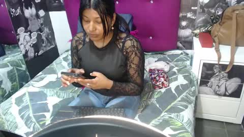 Canela online show from 09-20-25, 07:37