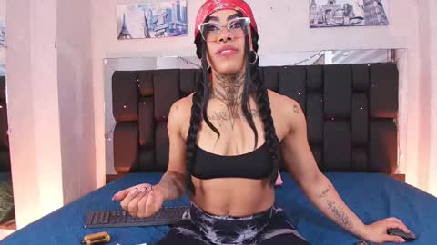 Snapshot of canela_osadaa_ chatting on 02-22-25, 11:57 Aura online show from 02-22-25, 11:57