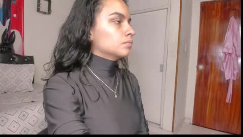 canela online show from 02-10-25, 07:49