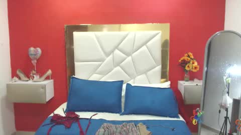 Canela online show from 10-10-25, 03:33