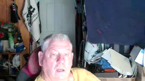 Snapshot of canoelicker69 chatting on 09-26-25, 01:37 canoelicker69 online show from 09-26-25, 01:37