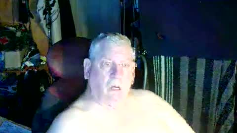 Snapshot of canoelicker69 chatting on 10-16-25, 11:44 canoelicker69 online show from 10-16-25, 11:44