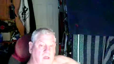 Snapshot of canoelicker69 chatting on 10-22-25, 07:35 canoelicker69 online show from 10-22-25, 07:35