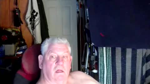 Snapshot of canoelicker69 chatting on 10-29-25, 07:26 canoelicker69 online show from 10-29-25, 07:26