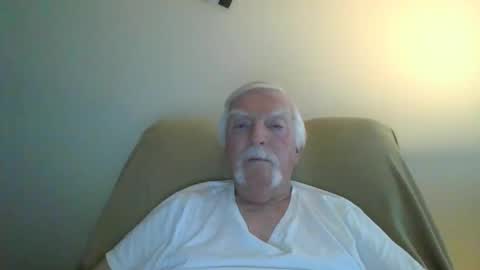 Snapshot of capecod21 chatting on 12-21-24, 01:42 capecod21 online show from 12-21-24, 01:42