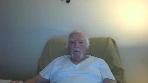 Snapshot of capecod21 chatting on 02-08-25, 12:39 capecod21 online show from 02-08-25, 12:39