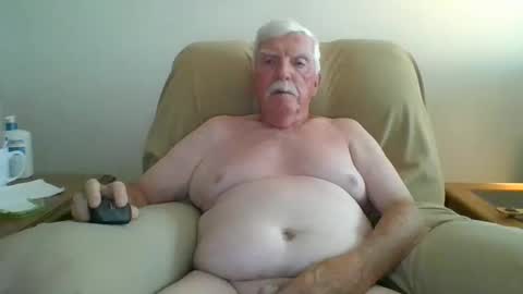 Snapshot of capecod21 chatting on 09-13-25, 06:40 capecod21 online show from 09-13-25, 06:40