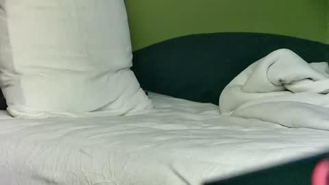 Snapshot of capricorne1965 chatting on 12-22-25, 02:30 capricorne1965 online show from 12-22-25, 02:30