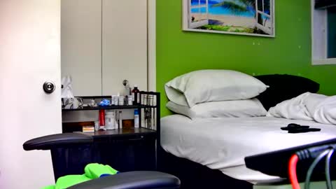 Snapshot of capricorne1965 chatting on 02-14-26, 01:46 capricorne1965 online show from 02-14-26, 01:46