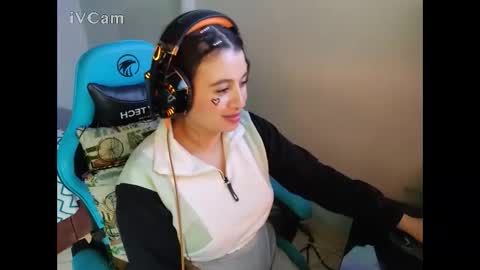cara890713 online show from 01-11-25, 05:52