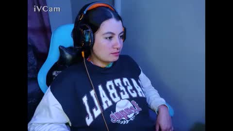 cara890713 online show from 02-11-25, 07:02