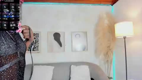 Snapshot of caramel_kiss_ chatting on 06-25-26, 12:31 caramel_kiss_ online show from 06-25-26, 12:31