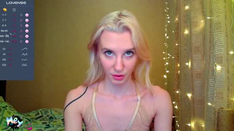 Snapshot of caramel_pie_ chatting on 12-15-24, 11:20 caramel online show from 12-15-24, 11:20