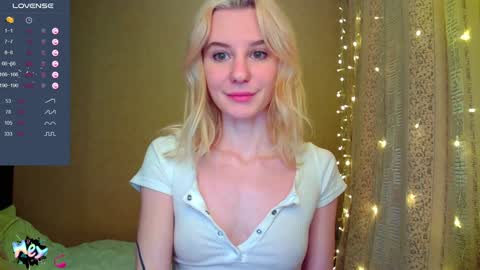 Snapshot of caramel_pie_ chatting on 12-29-24, 06:49 caramel online show from 12-29-24, 06:49