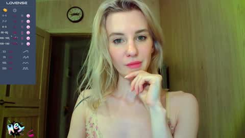 Snapshot of caramel_pie_ chatting on 01-27-25, 08:28 caramel online show from 01-27-25, 08:28