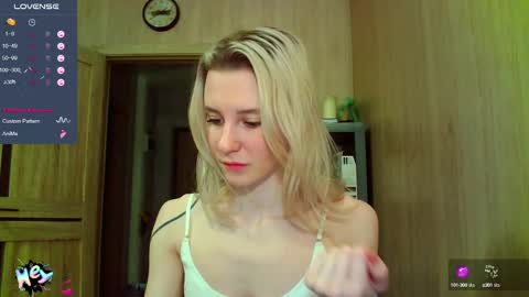 Snapshot of caramel_pie_ chatting on 02-17-25, 05:53 caramel online show from 02-17-25, 05:53