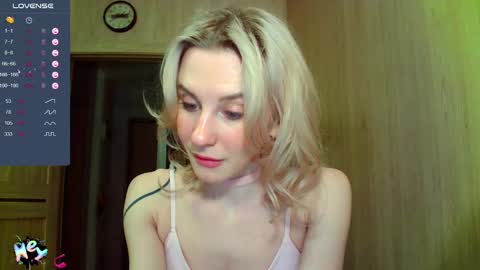 Snapshot of caramel_pie_ chatting on 02-27-25, 06:09 caramel online show from 02-27-25, 06:09