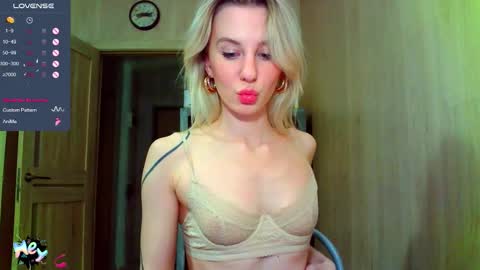 Snapshot of caramel_pie_ chatting on 09-15-25, 08:53 caramel online show from 09-15-25, 08:53
