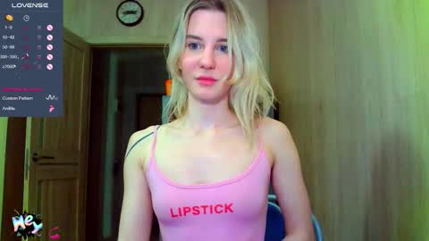 Snapshot of caramel_pie_ chatting on 09-19-25, 06:30 caramel online show from 09-19-25, 06:30