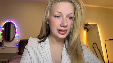 Snapshot of caramel_way chatting on 02-06-26, 03:48 Stella online show from 02-06-26, 03:48