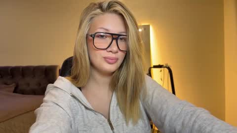 Snapshot of caramel_way chatting on 02-07-26, 04:54 Stella online show from 02-07-26, 04:54