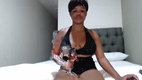 fifi online show from 02-21-25, 04:18