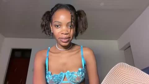 Snapshot of caramelmelissa chatting on 01-05-26, 05:27 Caramel Melissa online show from 01-05-26, 05:27