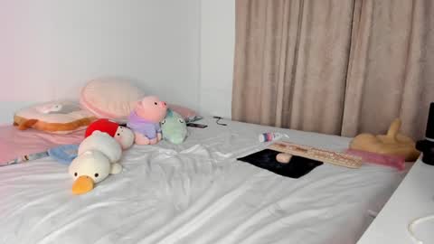 Snapshot of caramelo_xox chatting on 12-12-24, 01:10 online show from 12-12-24, 01:10