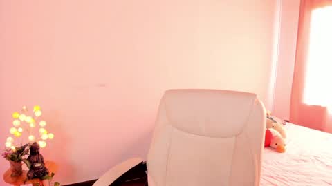 Snapshot of caramelo_xox chatting on 01-23-25, 09:50 online show from 01-23-25, 09:50