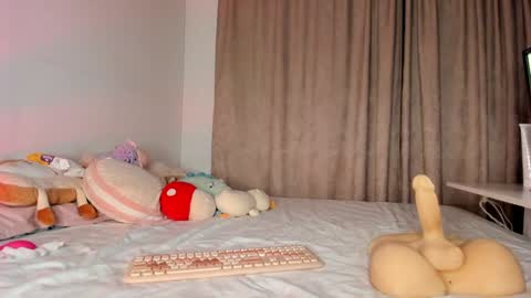 Snapshot of caramelo_xox chatting on 01-24-25, 12:52 online show from 01-24-25, 12:52