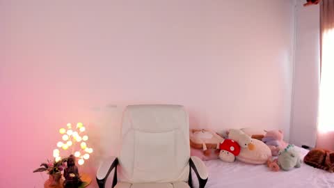 Snapshot of caramelo_xox chatting on 02-01-25, 02:02 online show from 02-01-25, 02:02
