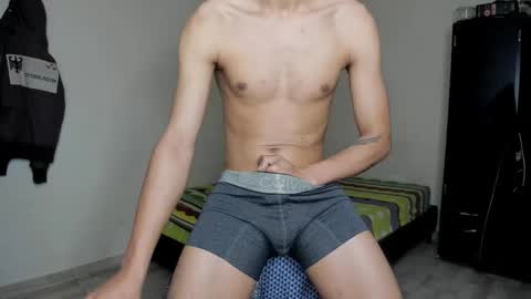 Carlos and Cristian  online show from 03-10-26, 03:33