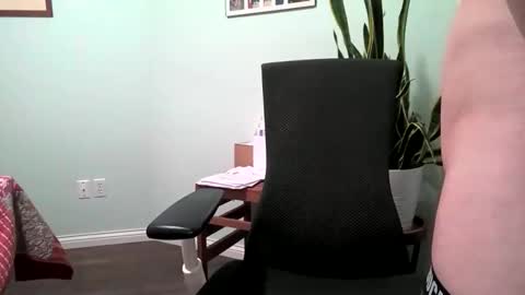 Snapshot of caressluving chatting on 03-29-26, 05:07 Caressluving online show from 03-29-26, 05:07