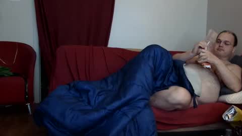 Snapshot of caressonnous chatting on 11-18-25, 11:26 louis online show from 11-18-25, 11:26