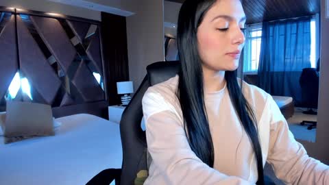 Carina online show from 12-18-24, 11:45