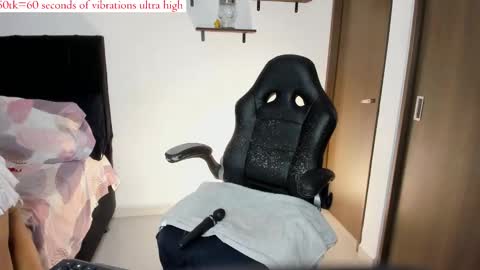 Snapshot of carla_adamss chatting on 11-09-25, 05:39 Carla online show from 11-09-25, 05:39