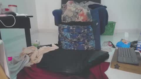 Snapshot of carla_prestige chatting on 02-13-25, 06:05 carla_prestige online show from 02-13-25, 06:05