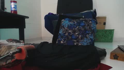 Snapshot of carla_prestige chatting on 02-24-25, 04:36 carla_prestige online show from 02-24-25, 04:36