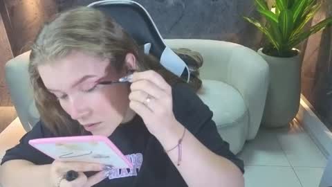 Carla  online show from 10-12-25, 12:59