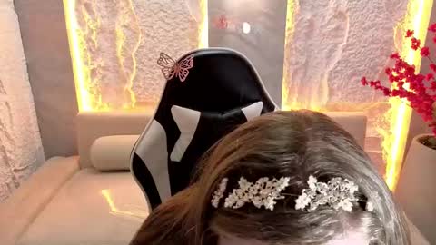 Carla  online show from 10-31-25, 01:23