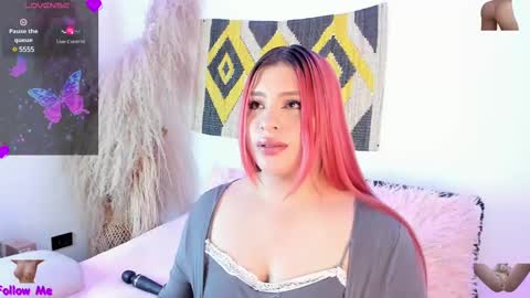 Snapshot of carla_wet18 chatting on 02-26-25, 04:47 Carla Wet18 online show from 02-26-25, 04:47