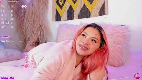 Snapshot of carla_wet18 chatting on 03-05-25, 10:44 Carla Wet18 online show from 03-05-25, 10:44