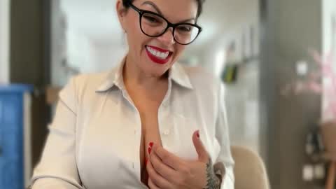 Carla Connor online show from 10-08-25, 10:24